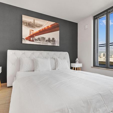 Sky Apartman In Bratislava - With 2 Parking Places Εξωτερικό φωτογραφία
