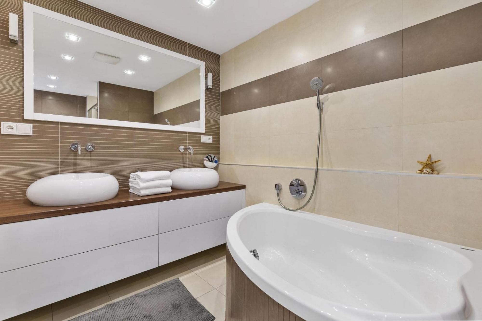Sky Apartman In Bratislava - With 2 Parking Places Εξωτερικό φωτογραφία